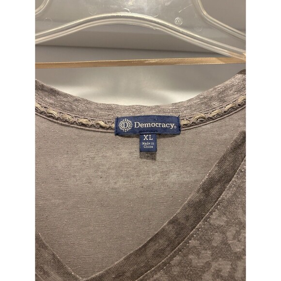 Democracy Tan Beige Leopard Print V-Neck Top Linen Blend Knit Taupe Size XL - Picture 2 of 5